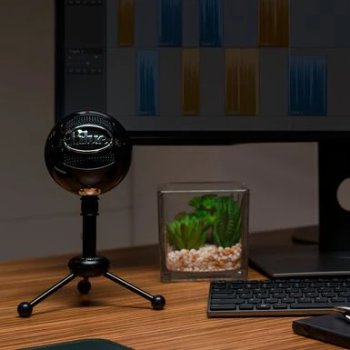 Blue Microphones - Snowball Wired Cardioid And Omnidirectional Condenser USB Vocal Microphone 4 Blue Microphones - Snowball Wired Cardioid And Omnidirectional Condenser USB Vocal Microphone - Image 3